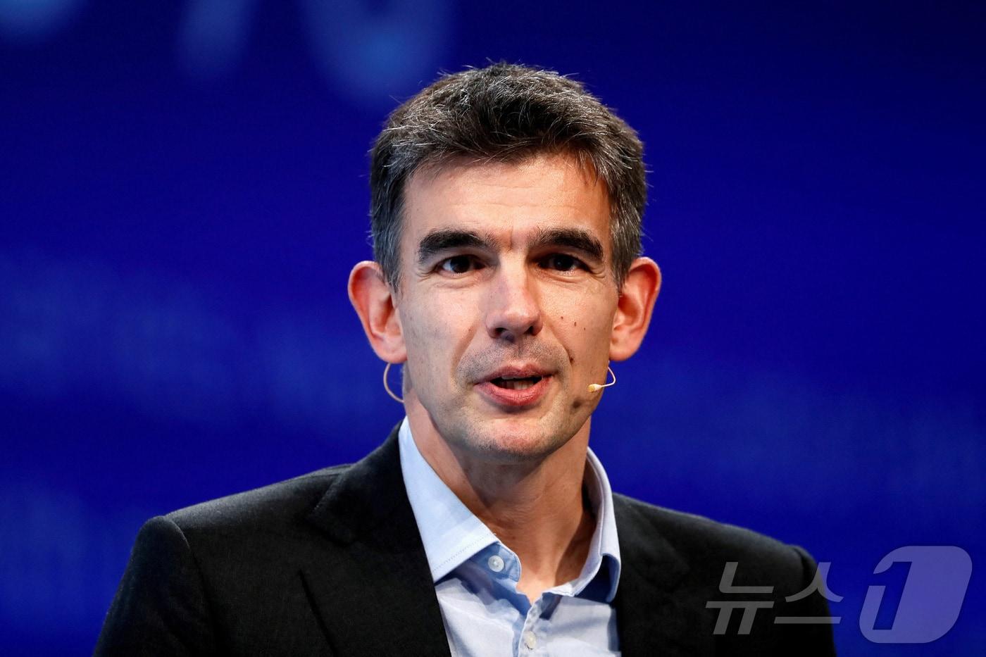 본문 이미지 - 맷 브리튼 구글 영국 법인 유럽·중동·아프리카 사업 운영 사장이 2016년 11월 런던에서 열린 영국산업연맹(CBI) 연례 회의에서 연설하고 있다. 2016.11.21 ⓒ 로이터=뉴스1