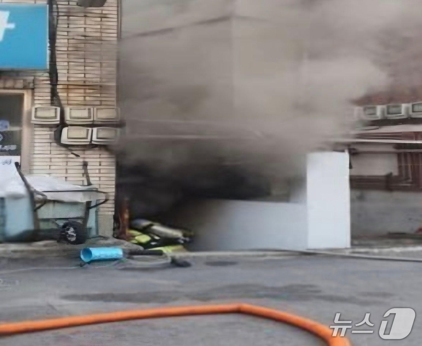 본문 이미지 - 화재 현장. (경기도소방재난본부 제공. 재판매 및 DB 금지) 2026.3.23/뉴스1