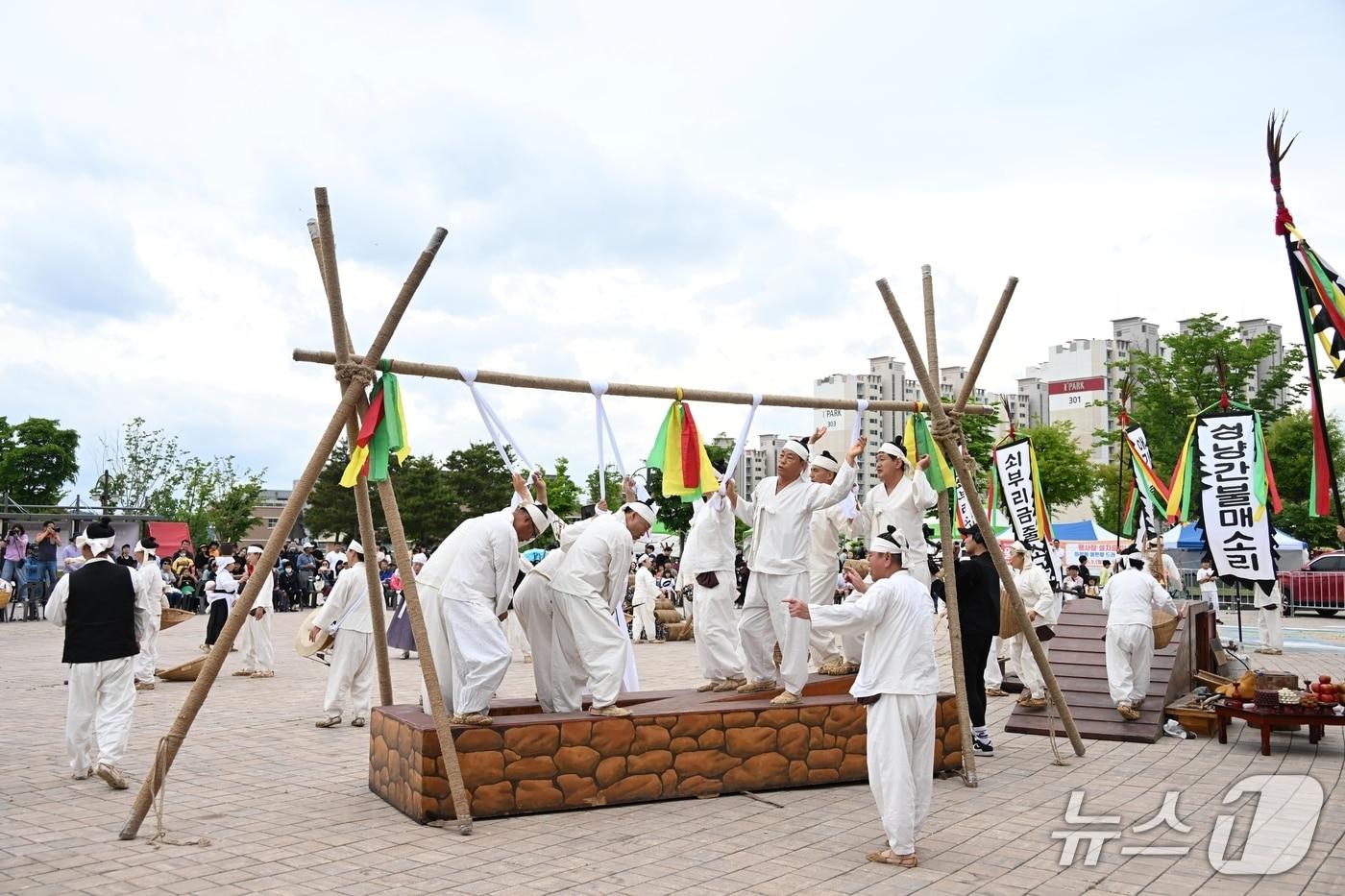 본문 이미지 - 울산쇠부리소리보존회.(울산 북구 제공. 재판매 및 DB금지)/뉴스1