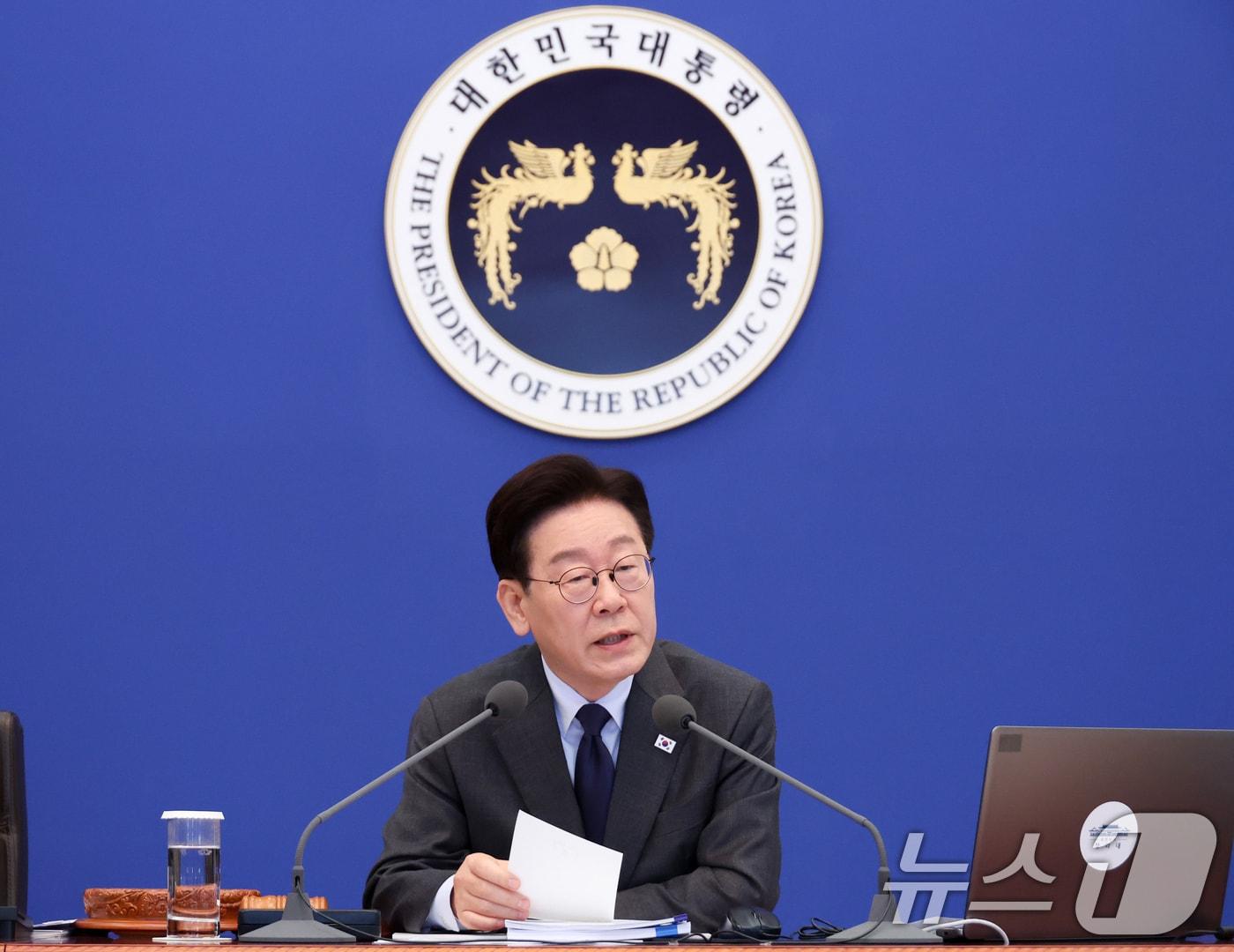 본문 이미지 - 이재명 대통령이 24일 청와대에서 열린 국무회의에서 발언하고 있다. (청와대통신사진기자단) 2026.3.24 ⓒ 뉴스1 허경 기자