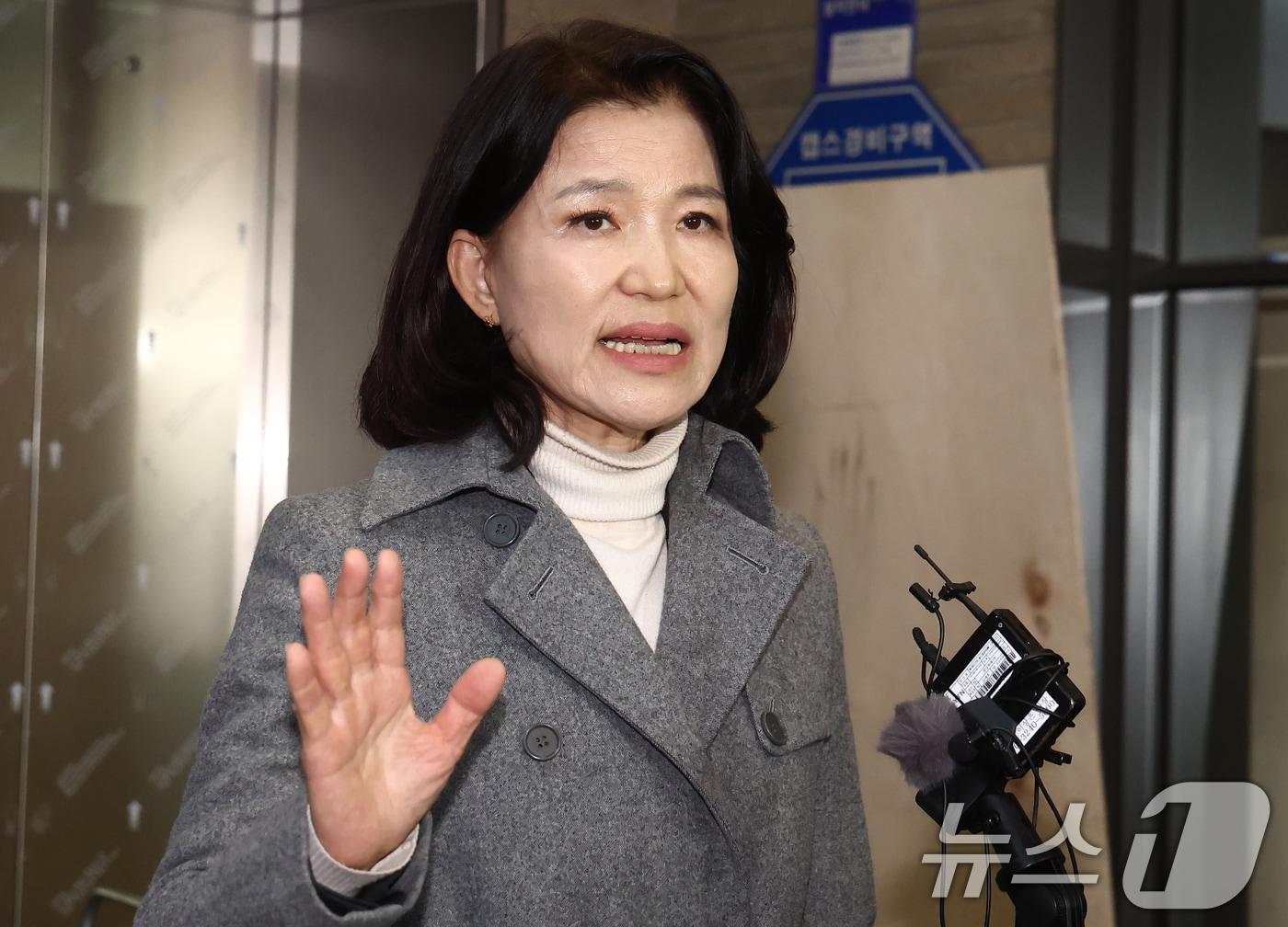 본문 이미지 - 이진숙 전 방송통신위원장이 24일 서울 여의도 국민의힘 중앙당사에서 대구시장 컷오프 관련 입장을 밝히고 있다. 2026.3.24 ⓒ 뉴스1 김민지 기자