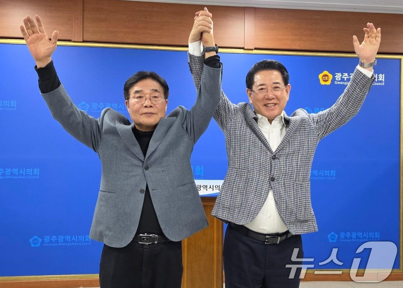 본문 이미지 - 이병훈 더불어민주당 호남발전특별위원회 수석부위원장이 24일 김영록 전남광주통합특별시장 후보 지지와 총괄상임선대위원장 합류 선언 기자회견을 진행하고 있다. 2026.3.24 ⓒ 뉴스1 이수민 기자