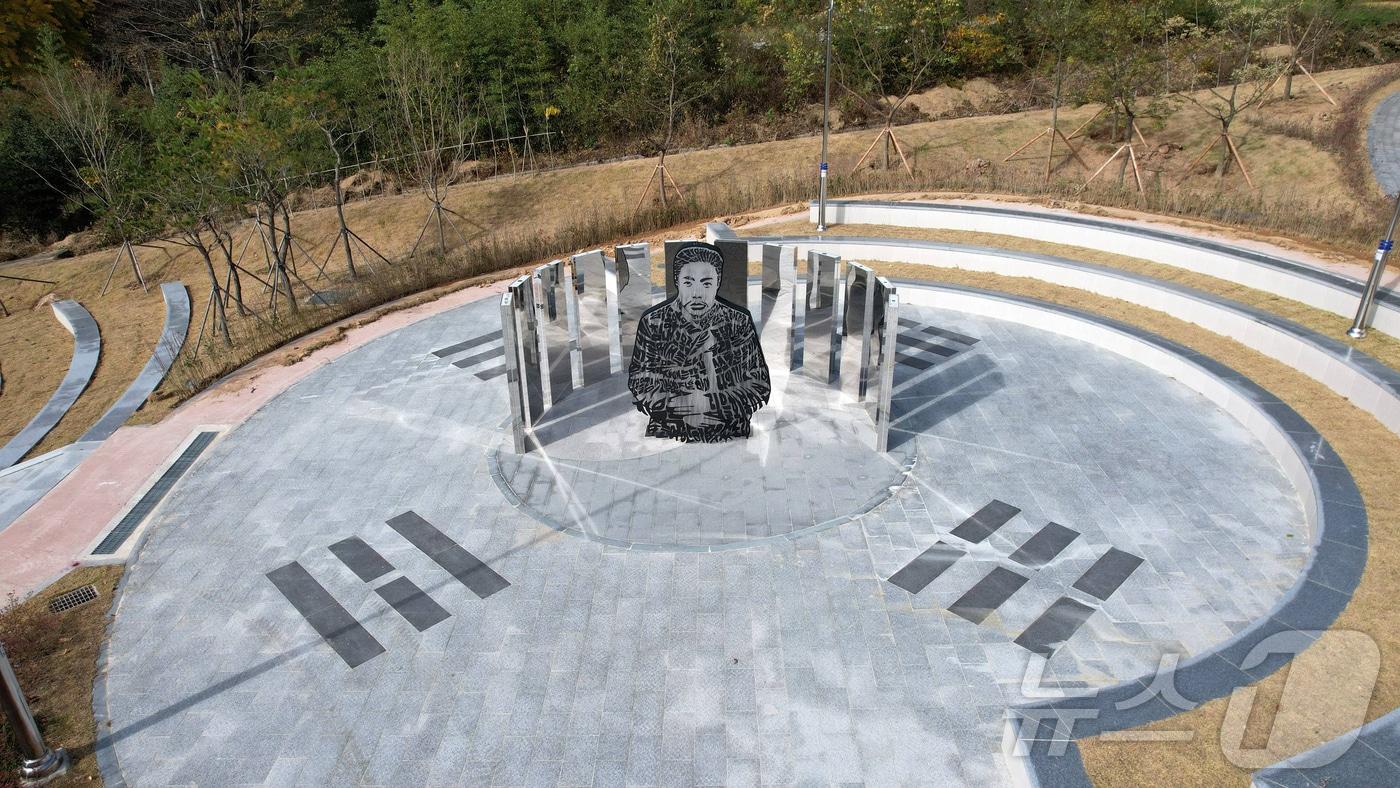 본문 이미지 - 전남 장흥 해동사에 조성된 안중근추모역사관과 메모리얼파크.(장흥군 제공, 재배포 및 DB 금지) ⓒ 뉴스1