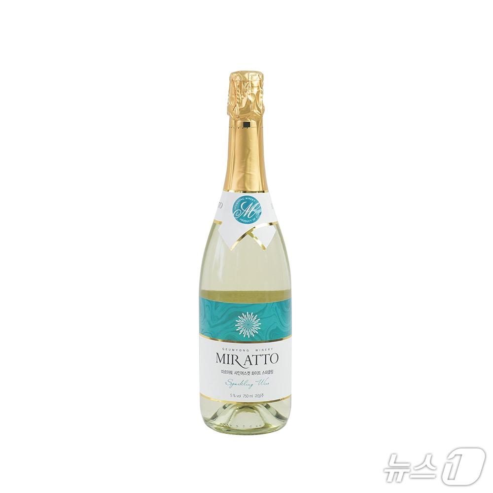 본문 이미지 - 금용농산의 ‘미르아토 샤인머스캣 스파클링’ (영동군 제공. 재판매 및 DB금지)