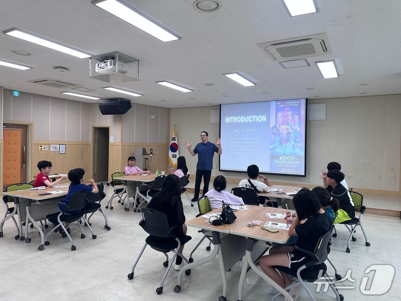 본문 이미지 - 웹툰 인문교실이 해운대청소년문화의집에서 진행되고 있다.(해운대구 제공. 재판매 및 DB금지)