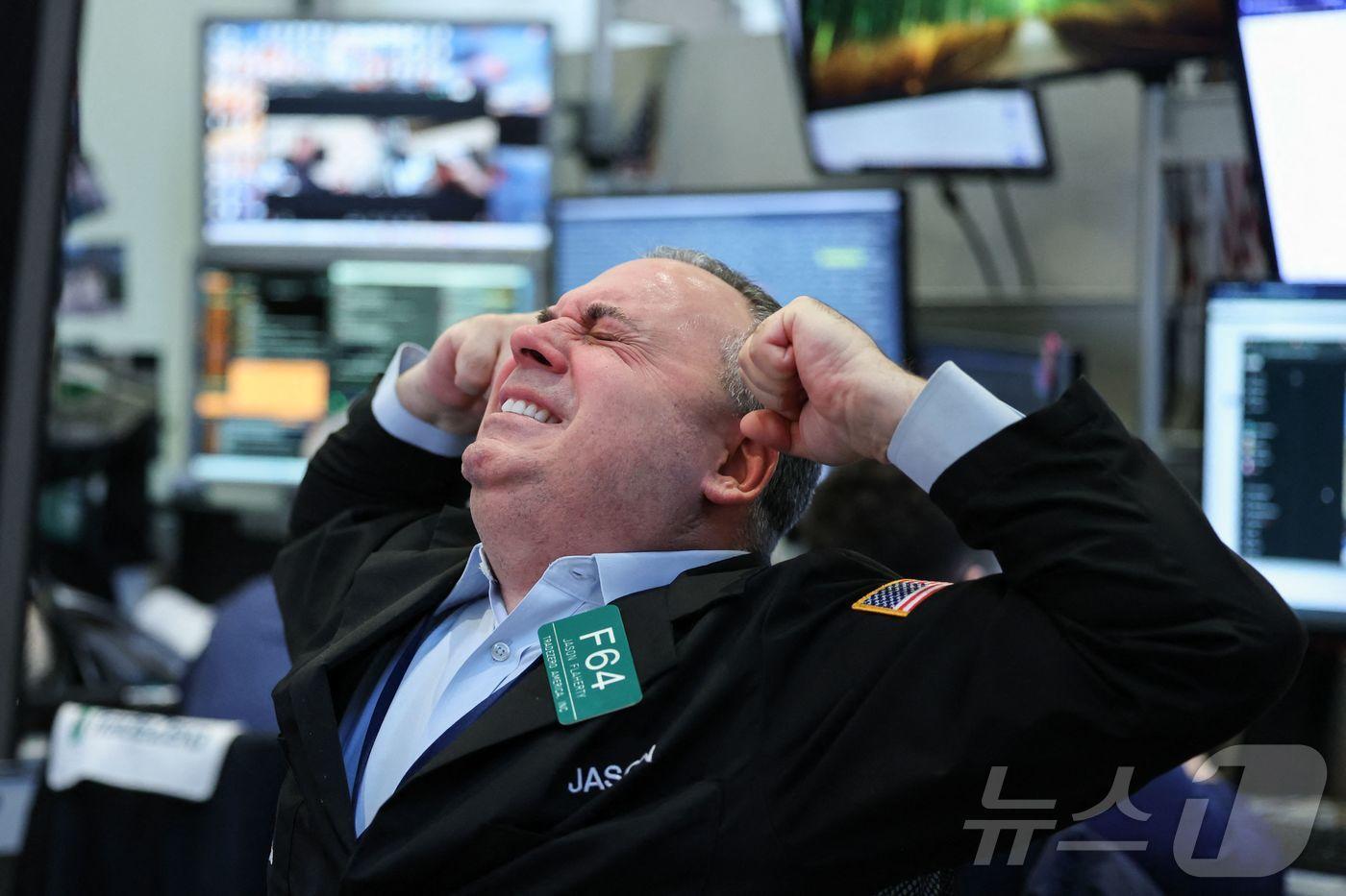 본문 이미지 - 뉴욕증권거래소 트레이더 ⓒ AFP=뉴스1