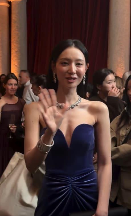 본문 이미지 - 김지원/보그 홍콩 캡처