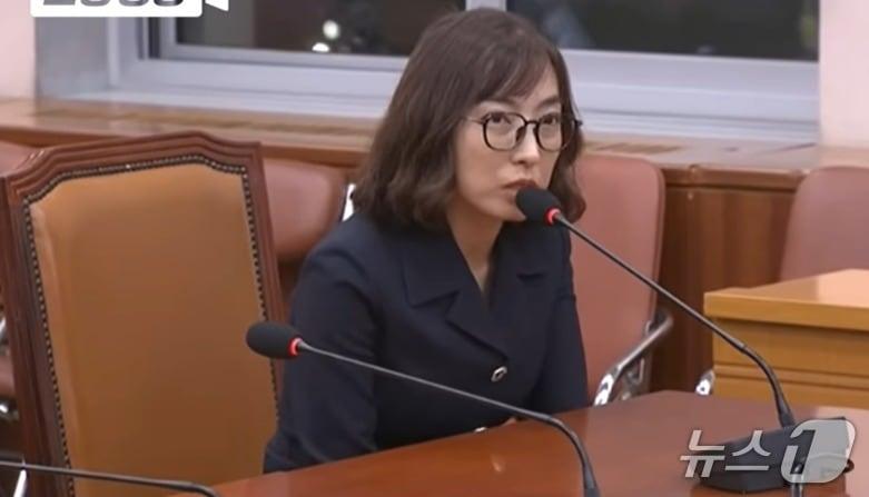 본문 이미지 - 2025년 10월 27일 국회 법제사법위원회의 대검찰청 국정감사에 참고인으로 출석한 안미현 검사가 보완수사권 박탈에 대해 우려를 표명하고 있는 모습. (채널A 갈무리) ⓒ 뉴스1  