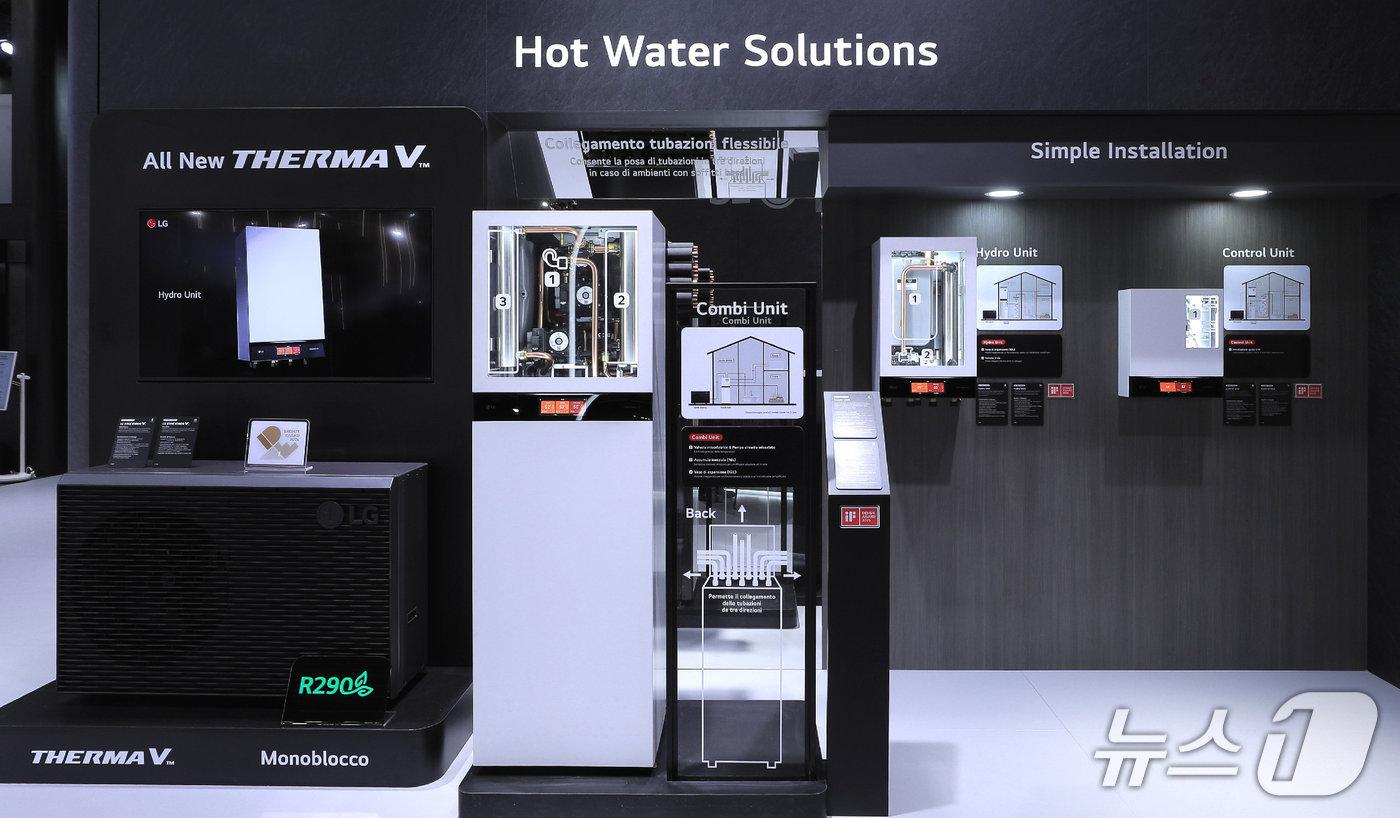 본문 이미지 - LG전자가 이탈리아 밀라노에서 개막한 공조전시회 'MCE 2026'에서 히트펌프 기술력을 앞세워 우수상을 다수 수상했다. (사진제공 = LG전자) 