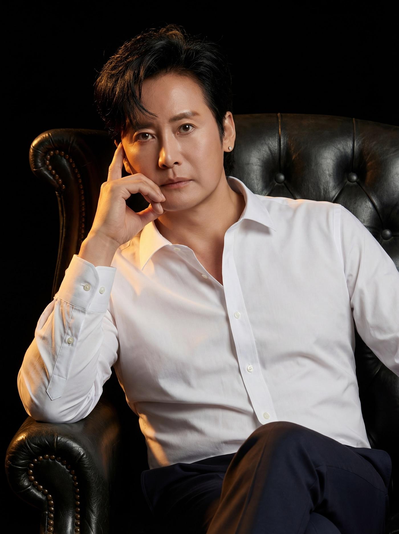 본문 이미지 - 가수 크리스조