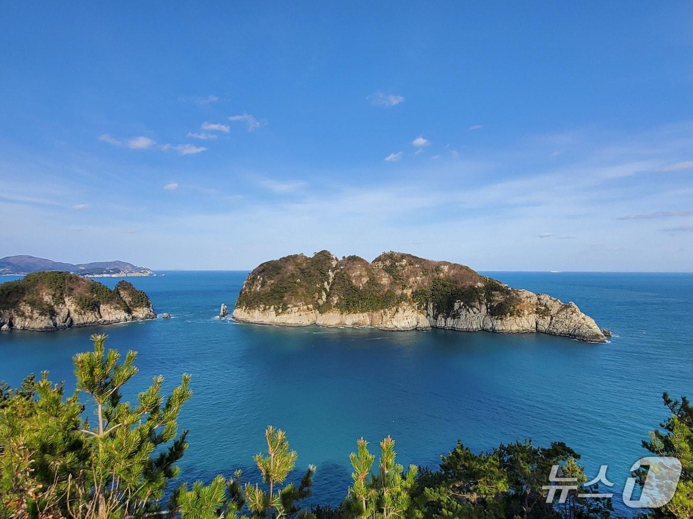 본문 이미지 - 해금강 전경.(국립공원공단 한려해상국립공원동부사무소 제공)