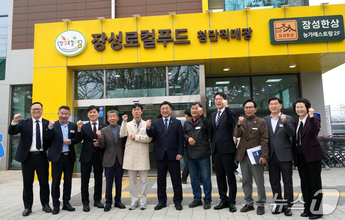 본문 이미지 - 행안부 장관 장성로컬푸드 첨단직매장 방문.(전남도 제공. 재판매 및 DB금지)2026.3.25/뉴스1