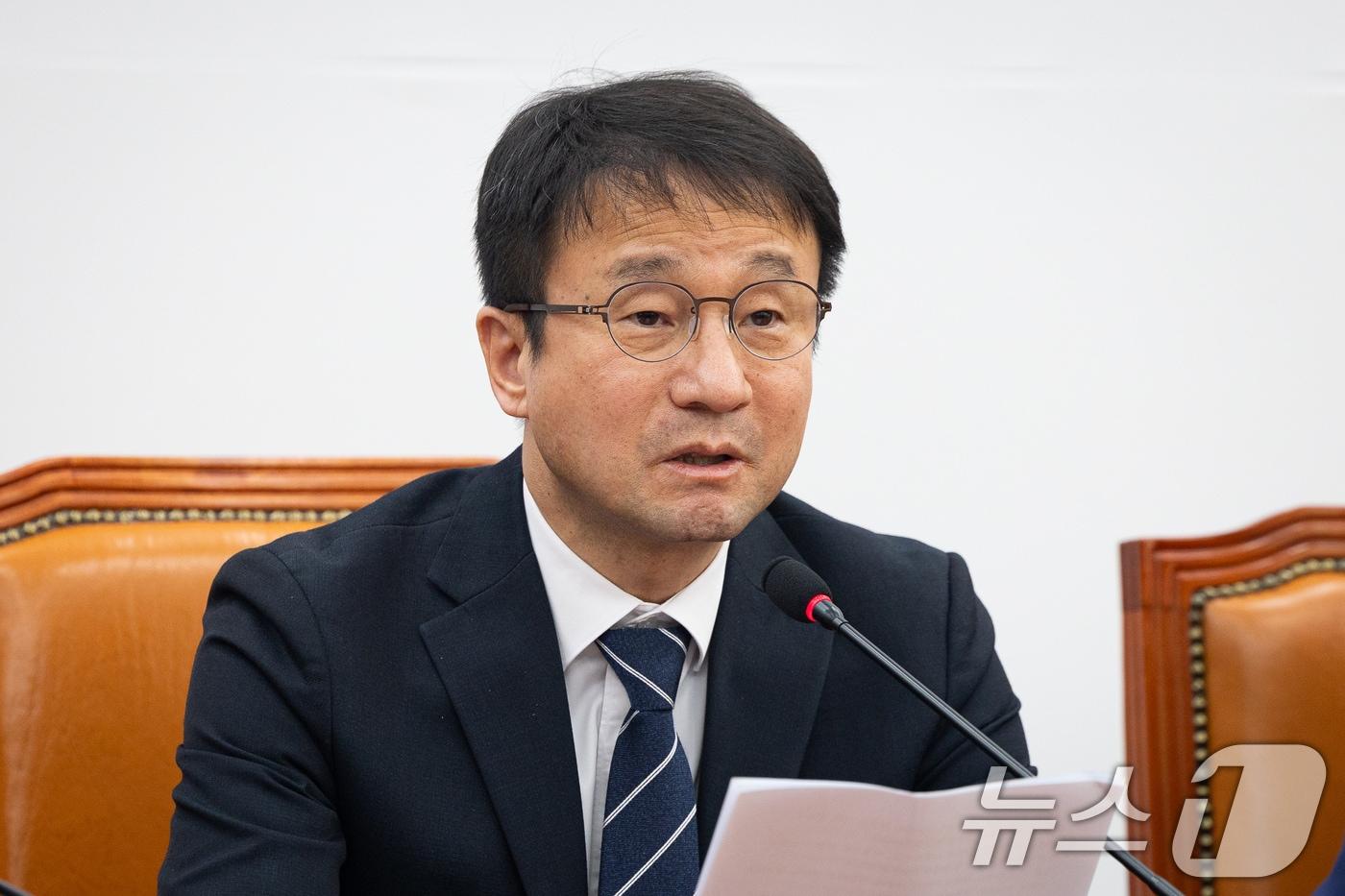 본문 이미지 - 한병도 더불어민주당 원내대표가 26일 서울 여의도 국회에서 열린 정책조정회의에서 모두 발언을 하고 있다. 2026.3.26 ⓒ 뉴스1 유승관 기자