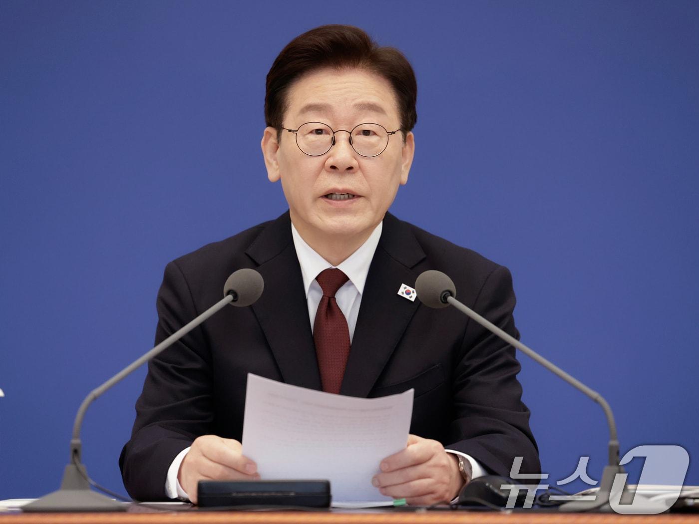 본문 이미지 - 이재명 대통령이 26일 청와대에서 열린 제2차 비상경제점검회의에서 발언하고 있다. (청와대통신사진기자단) 2026.3.26 ⓒ 뉴스1 허경 기자