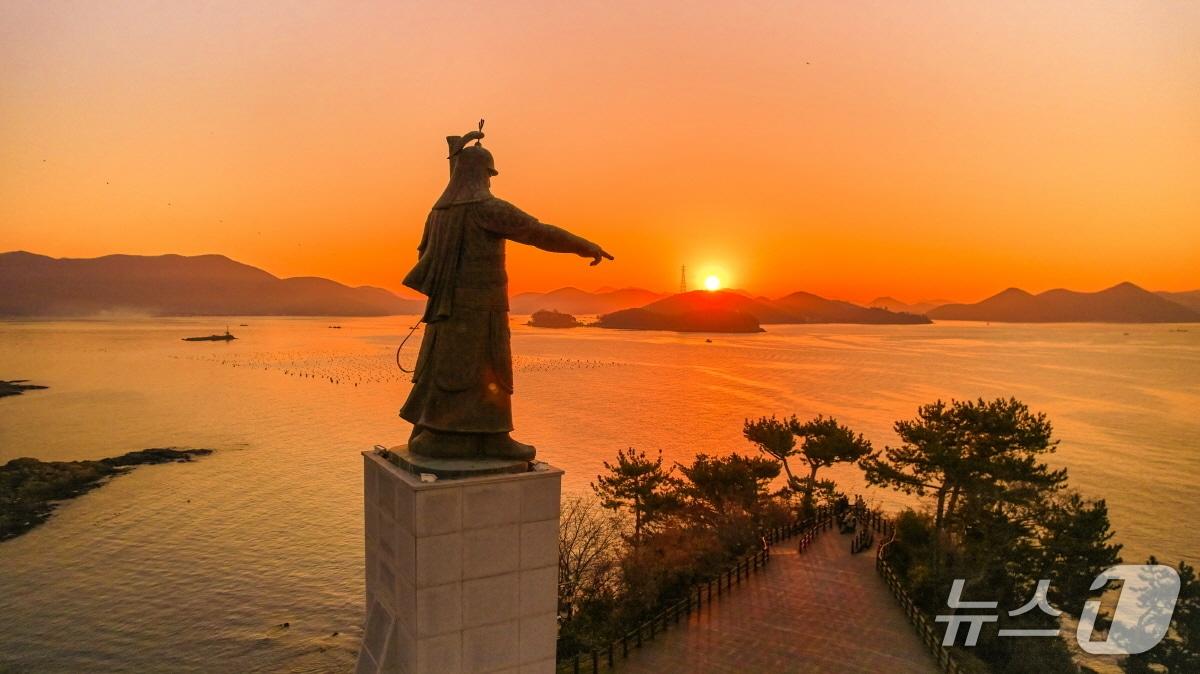 본문 이미지 - 통영 이순신공원 전경.(통영시 제공. 재판매 및 DB금지)