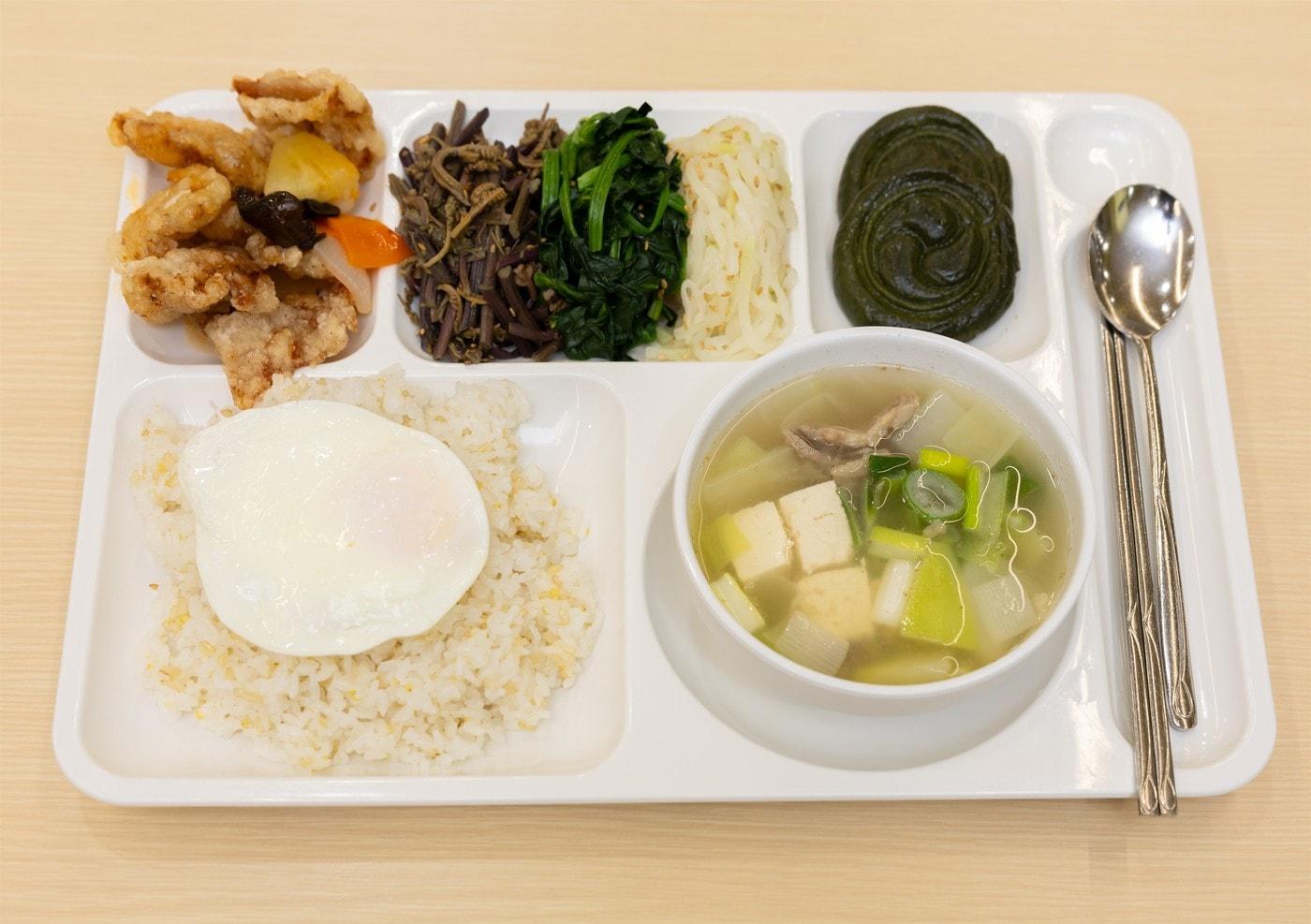 본문 이미지 - 청와대 구내식당 특별 오찬 메뉴 (청와대 제공)