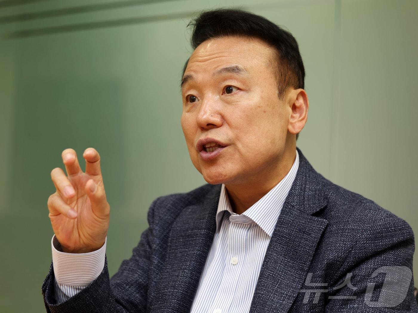 본문 이미지 - 이재영 서울대학교 영어영문학과 교수가 서울 종로구 뉴스1 본사에서 인터뷰를 하고 있다. ⓒ 뉴스1 황기선 기자