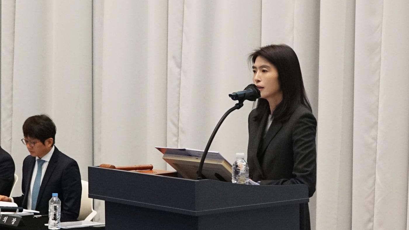 본문 이미지 - 정신아 카카오 대표가 26일 오전 제주 본사인 스페이스닷원에서 열린 제31기 정기 주주총회에 참석했다. 이날 주주총회에서는 정 대표의 연임이 확정됐다. 2026.03.26. (카카오 제공)