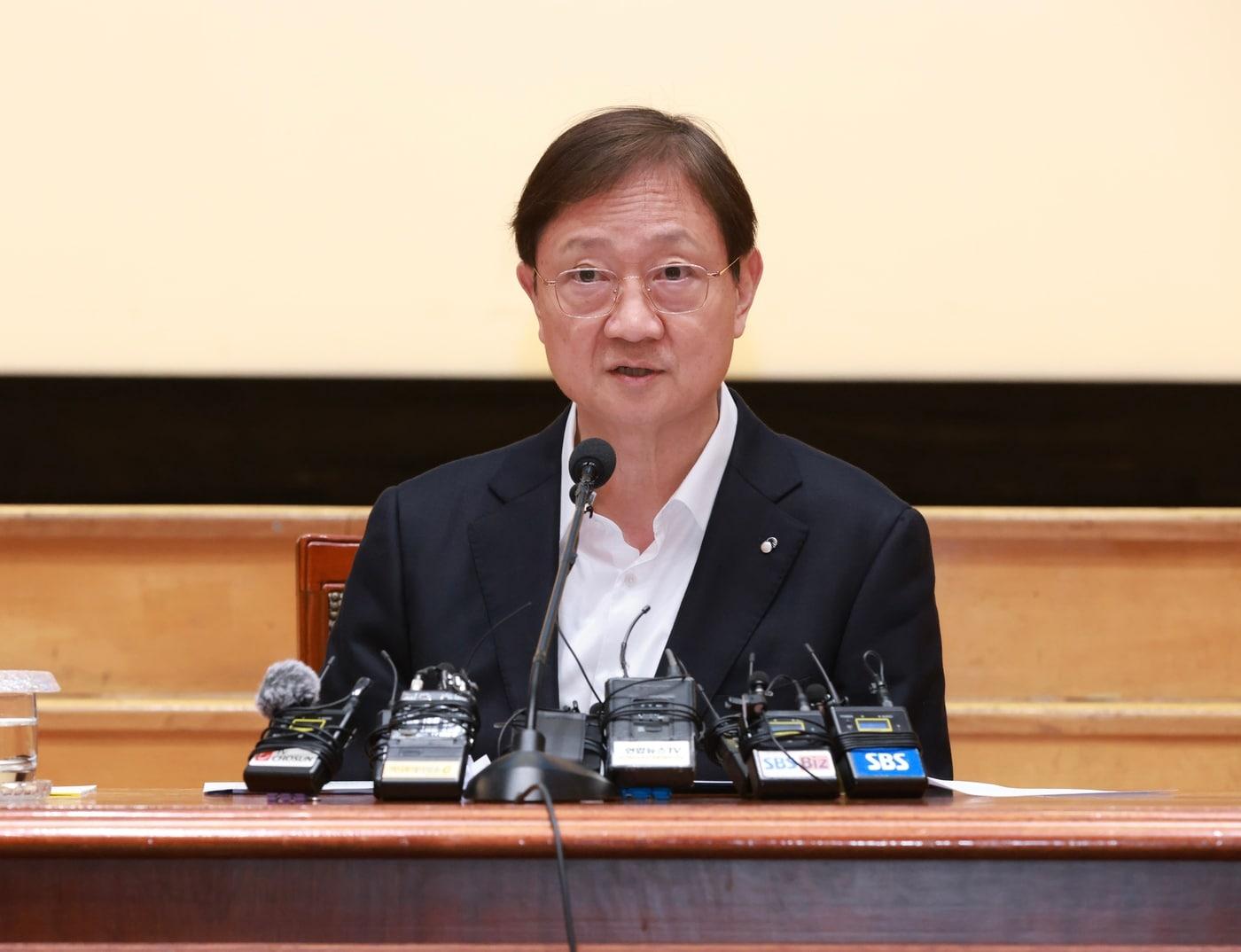 본문 이미지 - 26일 서울 여의도 금융감독원에서 열린 월례 기자간담회에서 이찬진 금융감독원장이 발언하고 있다(금융감독원 제공).