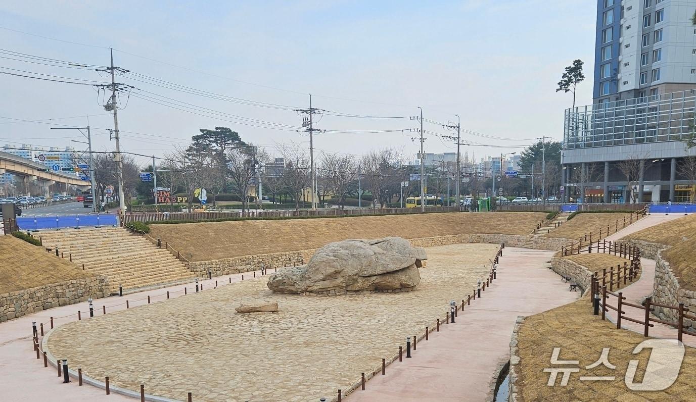 본문 이미지 - 오는 27일부터 시민에게 개방되는 김해 구산동 지석묘.(김해시 제공. 재판매 및 DB금지)