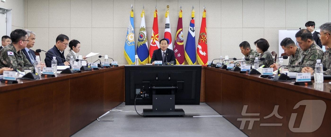 본문 이미지 - 이두희 국방부 차관이 26일 오후 서울 용산구 국방부에서 열린 2026 전군 감사관계관 회의에서 인사말을 하고 있다. (국방부 제공. 재판매 및 DB 금지) 2026.3.26 ⓒ 뉴스1