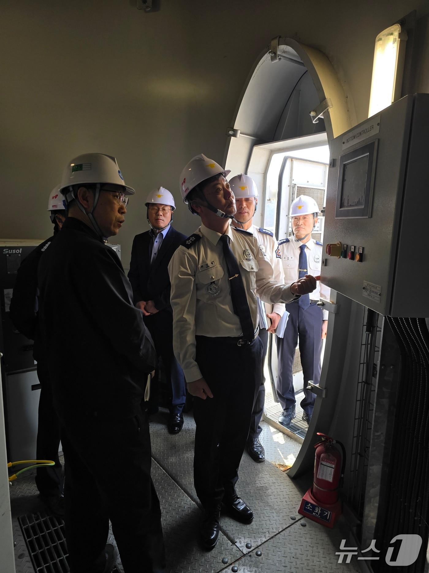 본문 이미지 - 영광 풍력발전 현장점검.(전남소방 제공. 재판매 및 DB금지) 2026.3.26/뉴스1