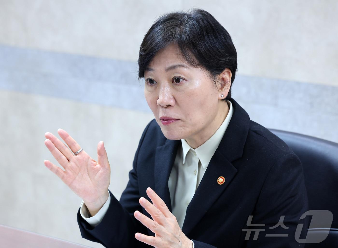 본문 이미지 - 송미령 농림축산식품부 장관이 뉴스1과 인터뷰를 진행하고 있다. 2026.3.26 ⓒ 뉴스1 김성진 기자