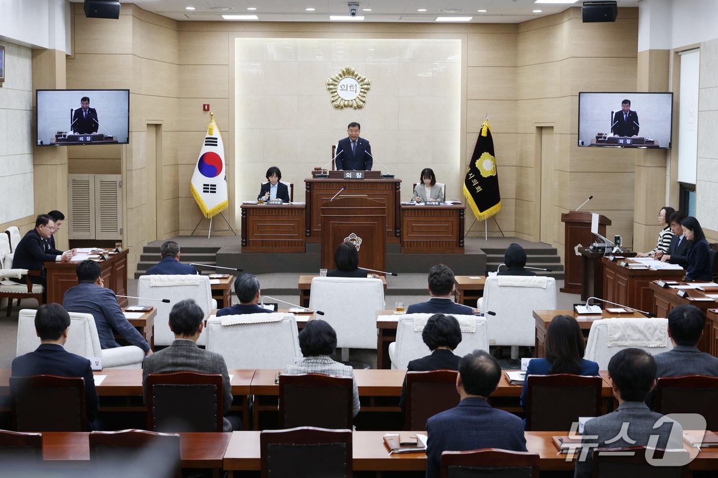 본문 이미지 - 계룡시의회는 17일부터 27일까지 11일간 진행된 제187회 임시회 일정을 모두 마무리했다. (계룡시의회 제공.재판매 및 DB금지)/뉴스1