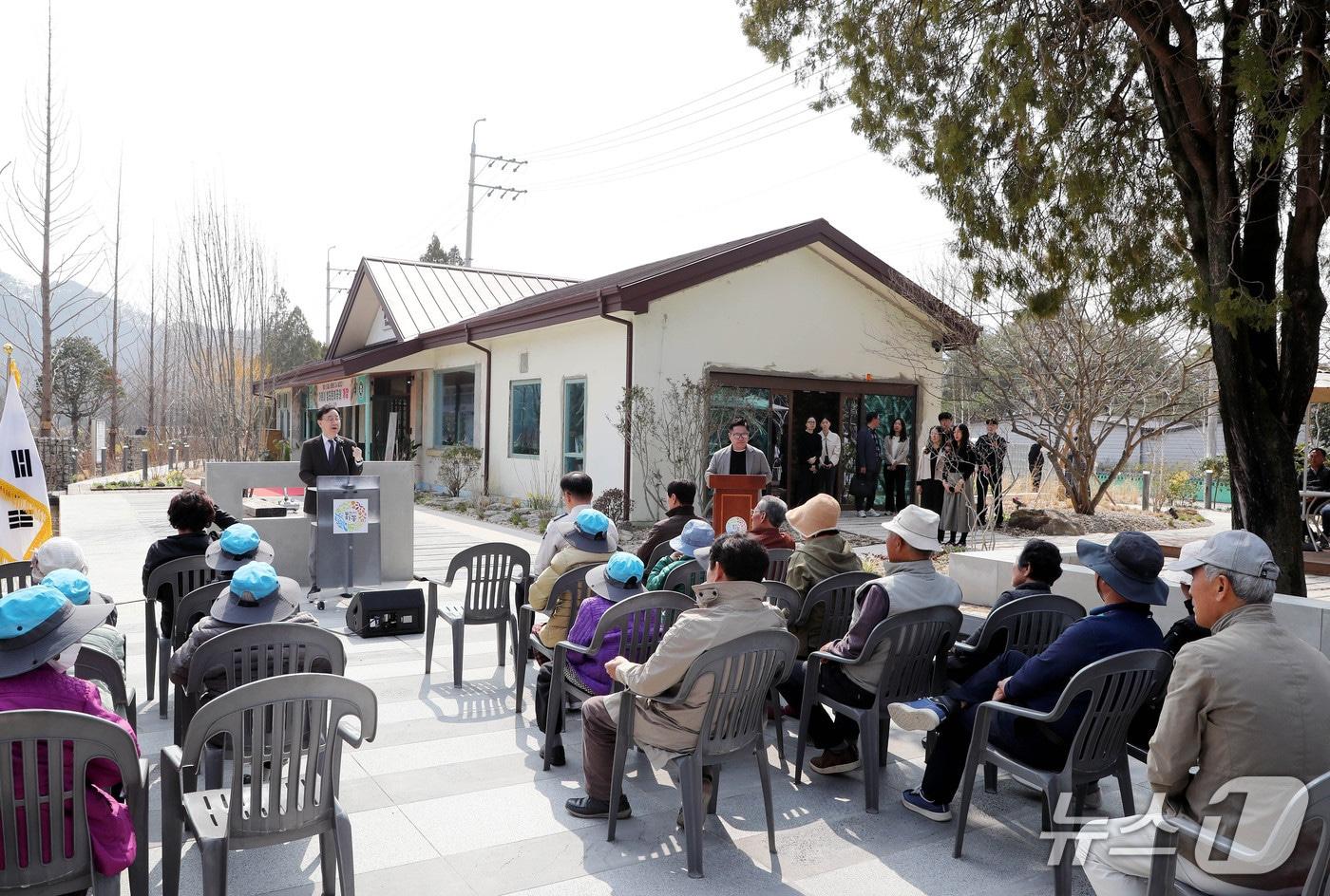 본문 이미지 - 하동군 가로내 철도문화공원 개장식 장면(하동군 제공. 재판매 및 DB금지).