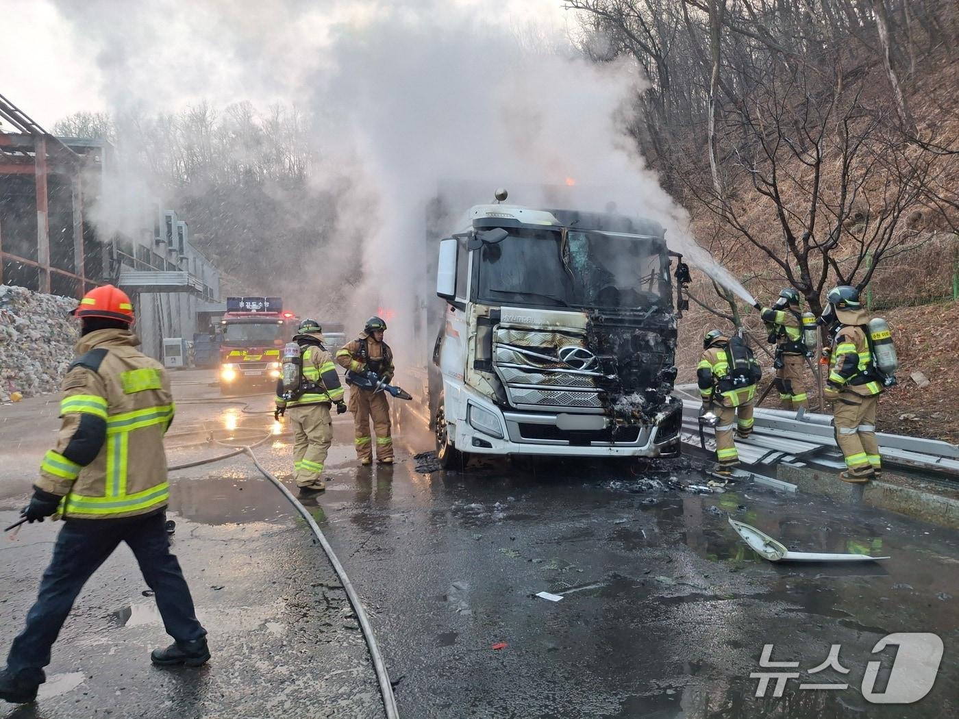 본문 이미지 - 화재 현장. (경기도소방재난본부 제공. 재판매 및 DB 금지) 2026.3.27/뉴스1