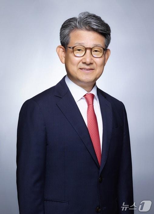 본문 이미지 -  김유신 OCI홀딩스 CEO(부회장) (사진제공 = OCI그룹)