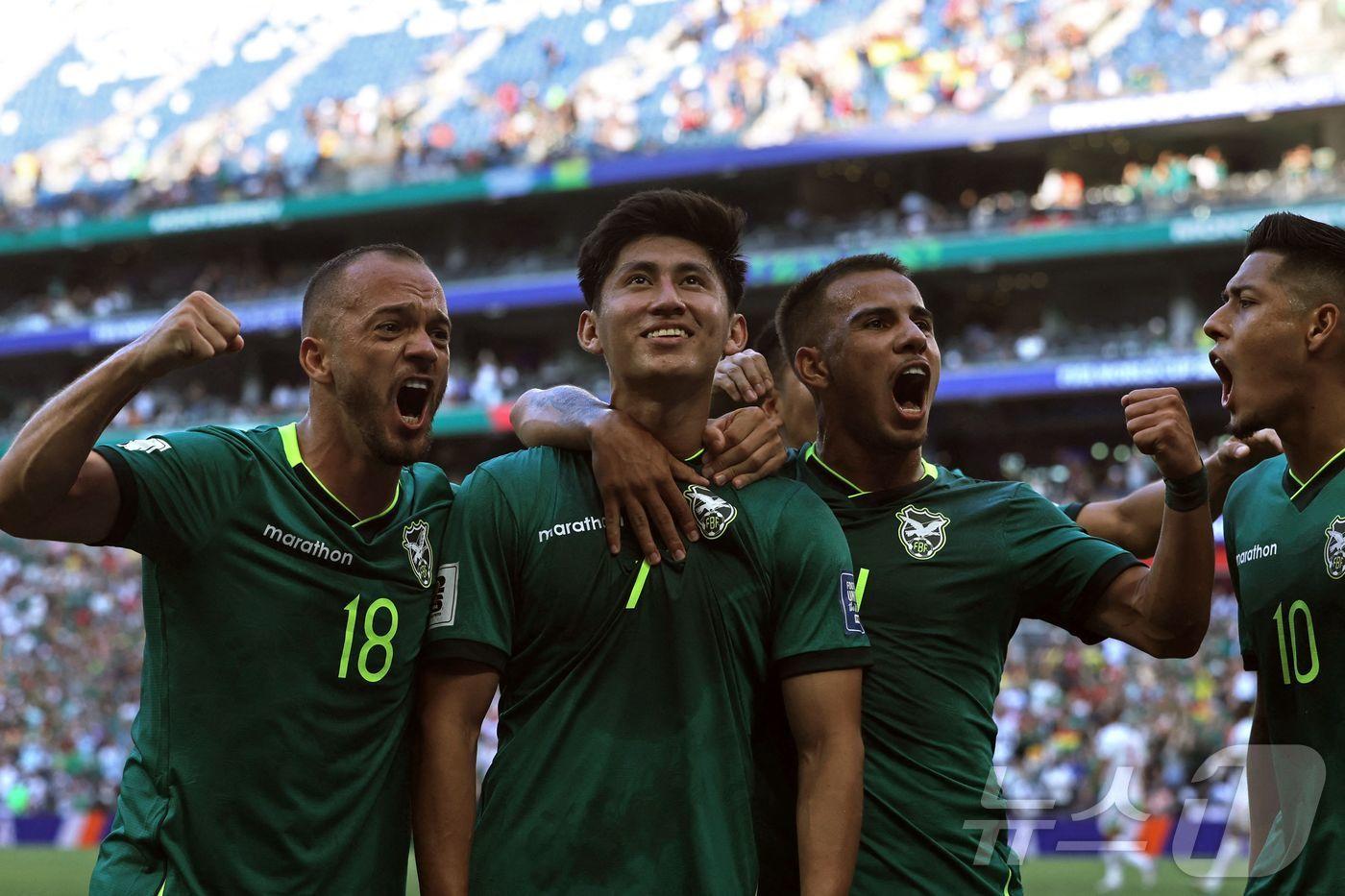 본문 이미지 - 볼리비아가 월드컵대륙간 플레이오프에서 수리남을 제압했다. ⓒ AFP=뉴스1