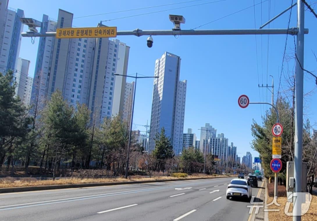본문 이미지 - 공해차량 운행제한 단속카메라 (인천시 제공.재판매 및 DB금지)