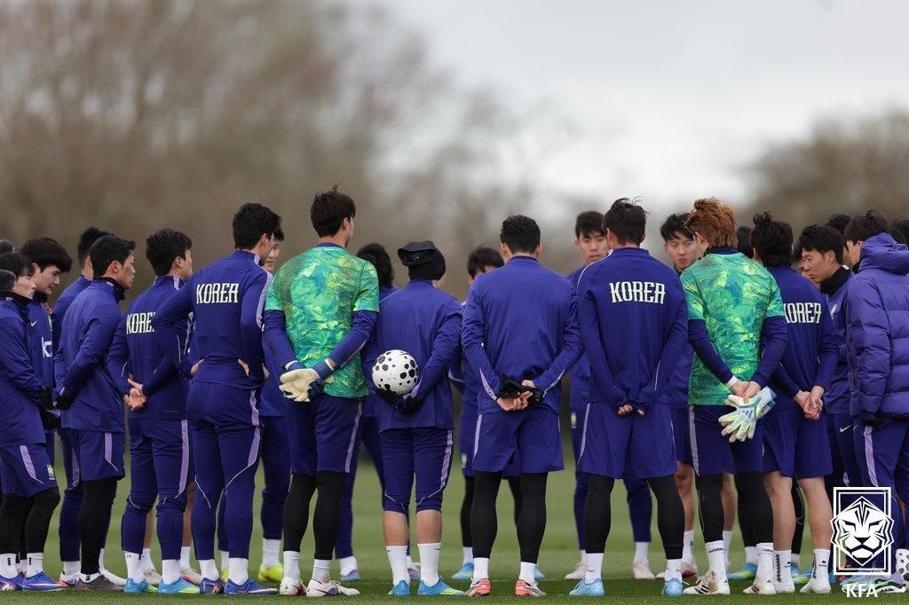 본문 이미지 - 코트디부아르를 상대로 1000번째 A매치 경기를 앞둔 축구대표팀. (대한축구협회 제공)