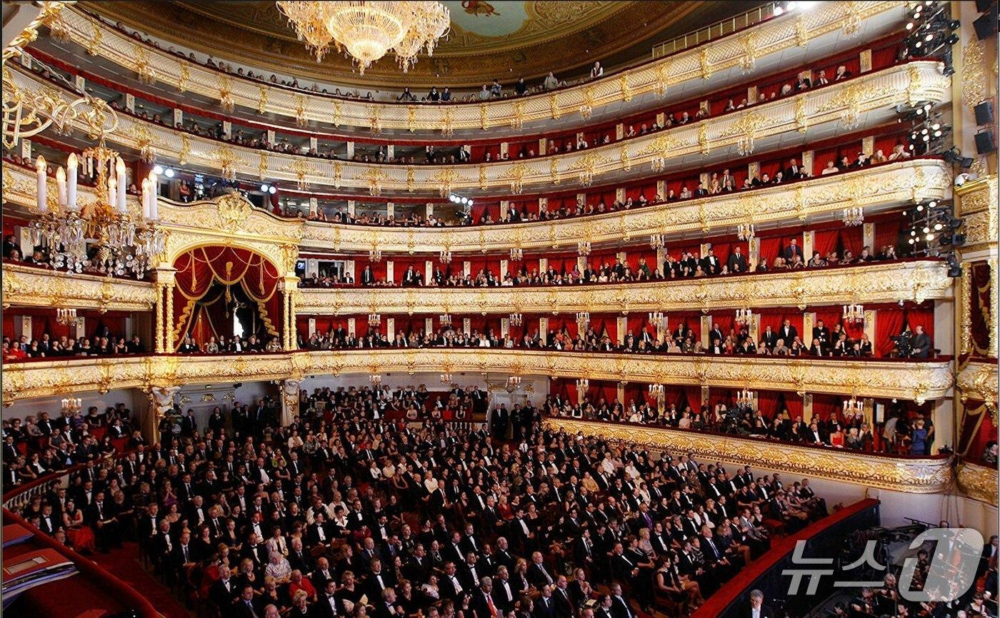 본문 이미지 - 러시아 국립 볼쇼이 극장이 창립 250주년을 맞았다.  (주한 러시아 대사관 제공)