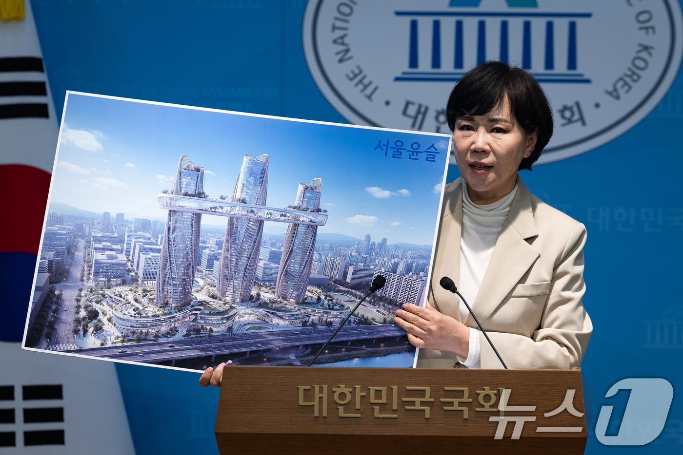 본문 이미지 - 전현희 더불어민주당 서울시장 예비후보가 29일 서울 여의도 국회 소통관에서 서울 주거 공약 발표 기자회견을 하고 있다. 2026.3.29 ⓒ 뉴스1 유승관 기자