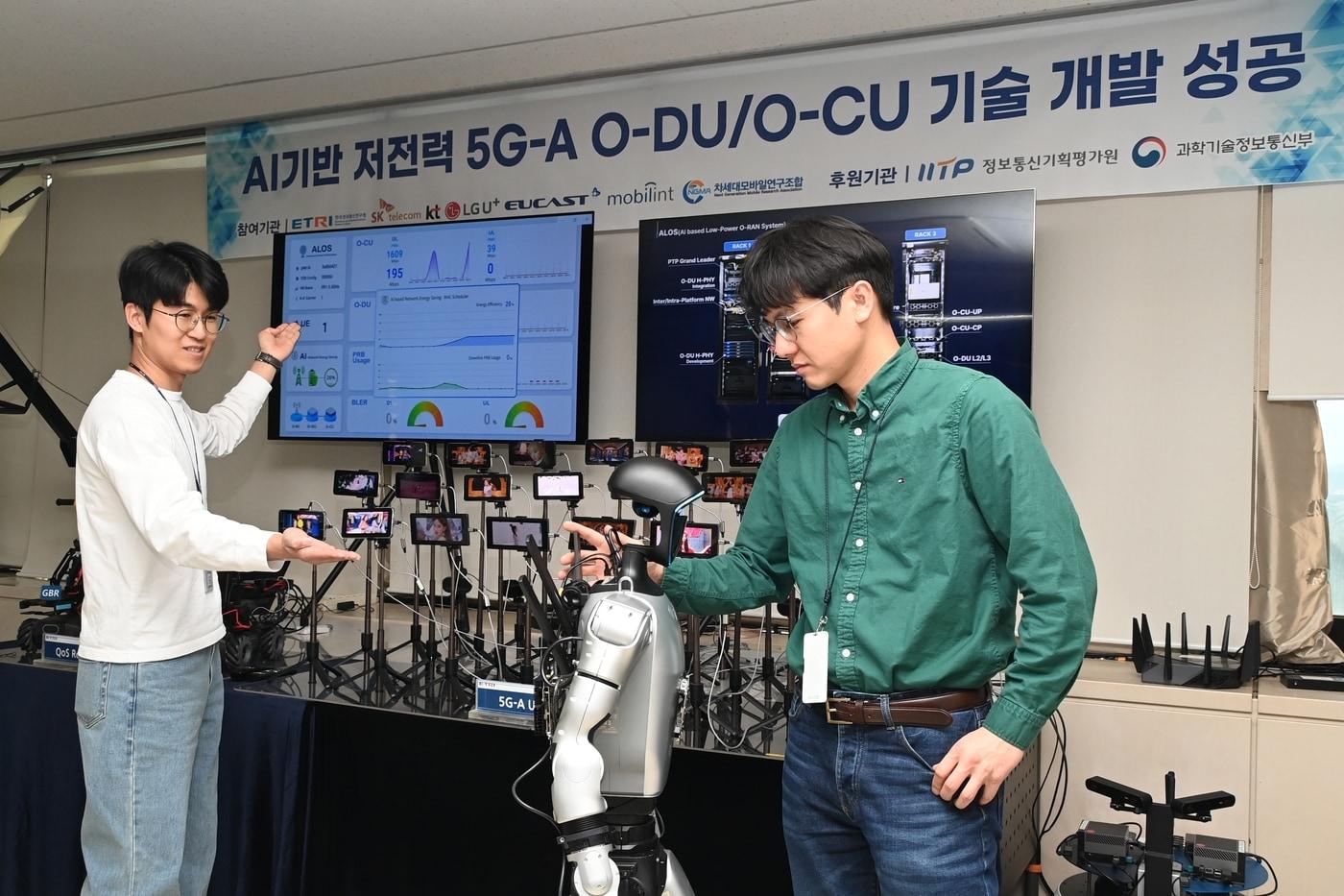 본문 이미지 - ETRI 연구진이 오픈랜 저전력 기지국 SW 개발에 성공했다. (ETRI 제공)
