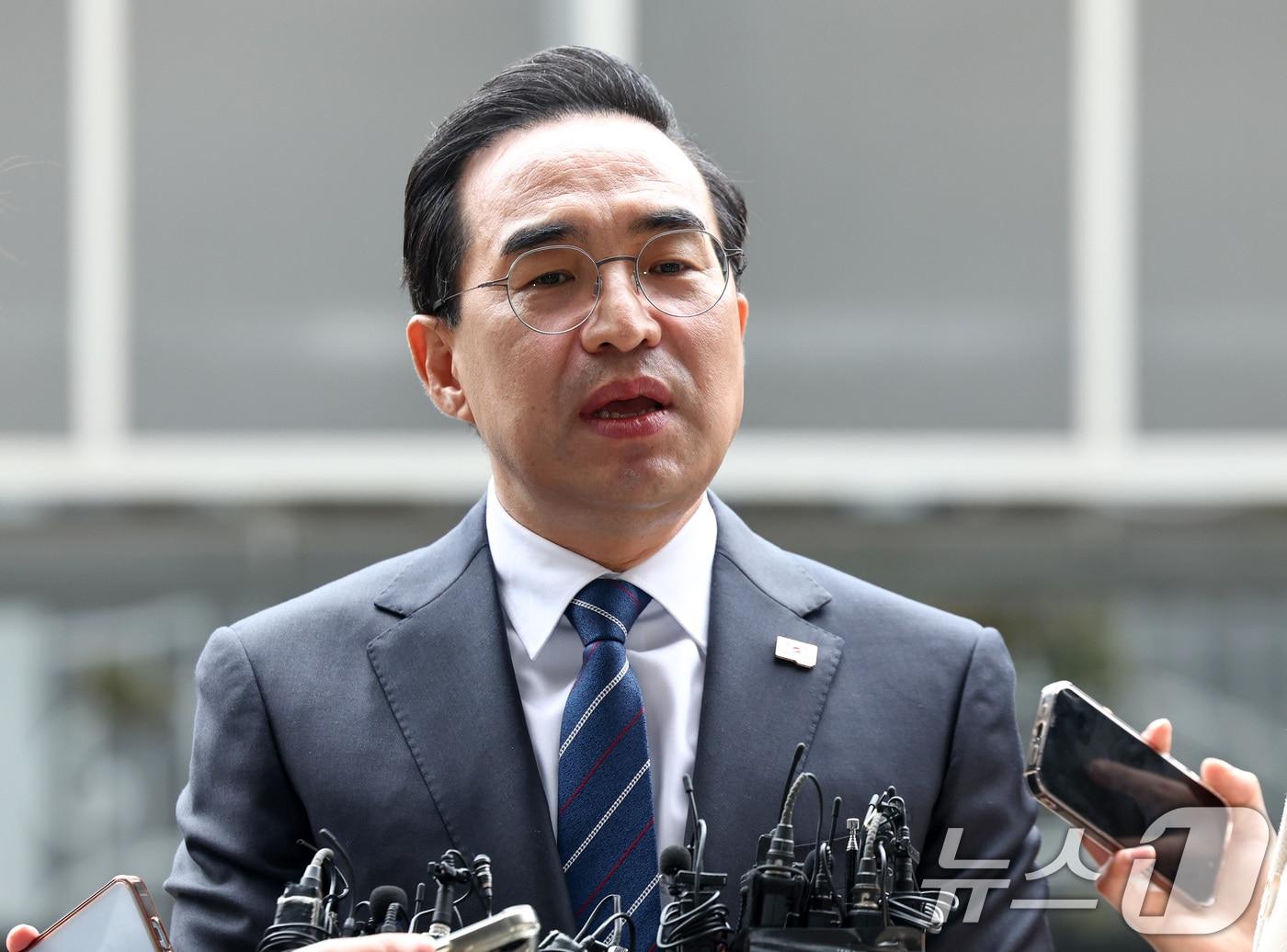 본문 이미지 - 박홍근 초대 기획예산처 장관 후보자가 지난 3일 오전 서울 중구 예금보험공사 본사에 마련된 인사청문회 준비 사무실로 출근하며 지명 소감을 밝히고 있다.ⓒ 뉴스1 최지환 기자