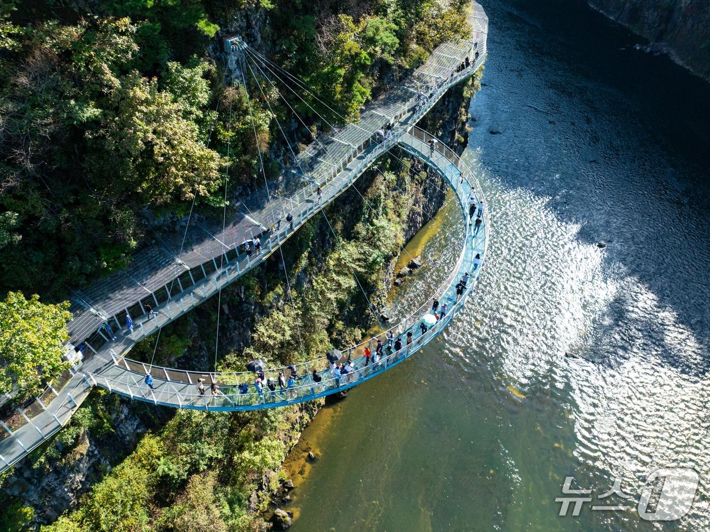 본문 이미지 - 강원 철원한탄강 주상절리길 현장.(철원군 제공, 재판매 및 DB금지)