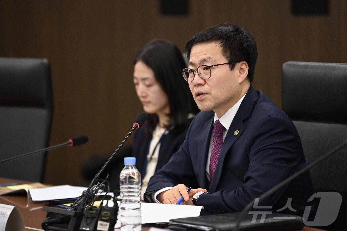 본문 이미지 - 여한구 산업통상부 통상교섭본부장이 3일 오후 서울 중구 대한상공회의소에서 열린 대미 통상 현안 관련 전문가 간담회를 주재하고 있다. (산업통상부 제공. 재판매 및 DB 금지) 2026.3.3 ⓒ 뉴스1