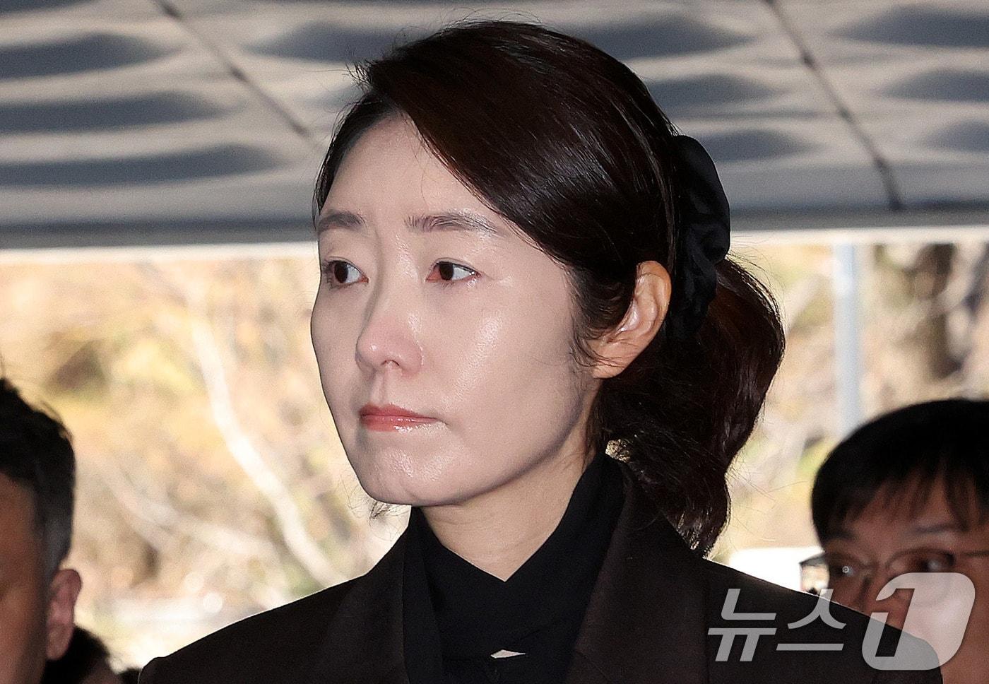 본문 이미지 - '1억 공천헌금' 의혹을 받는 강선우 무소속 의원이 지난 3월 3일 서울 서초구 중앙지법에서 열린 구속 전 피의자 심문에 출석하고 있다. 2026.3.3 ⓒ 뉴스1 박지혜 기자
