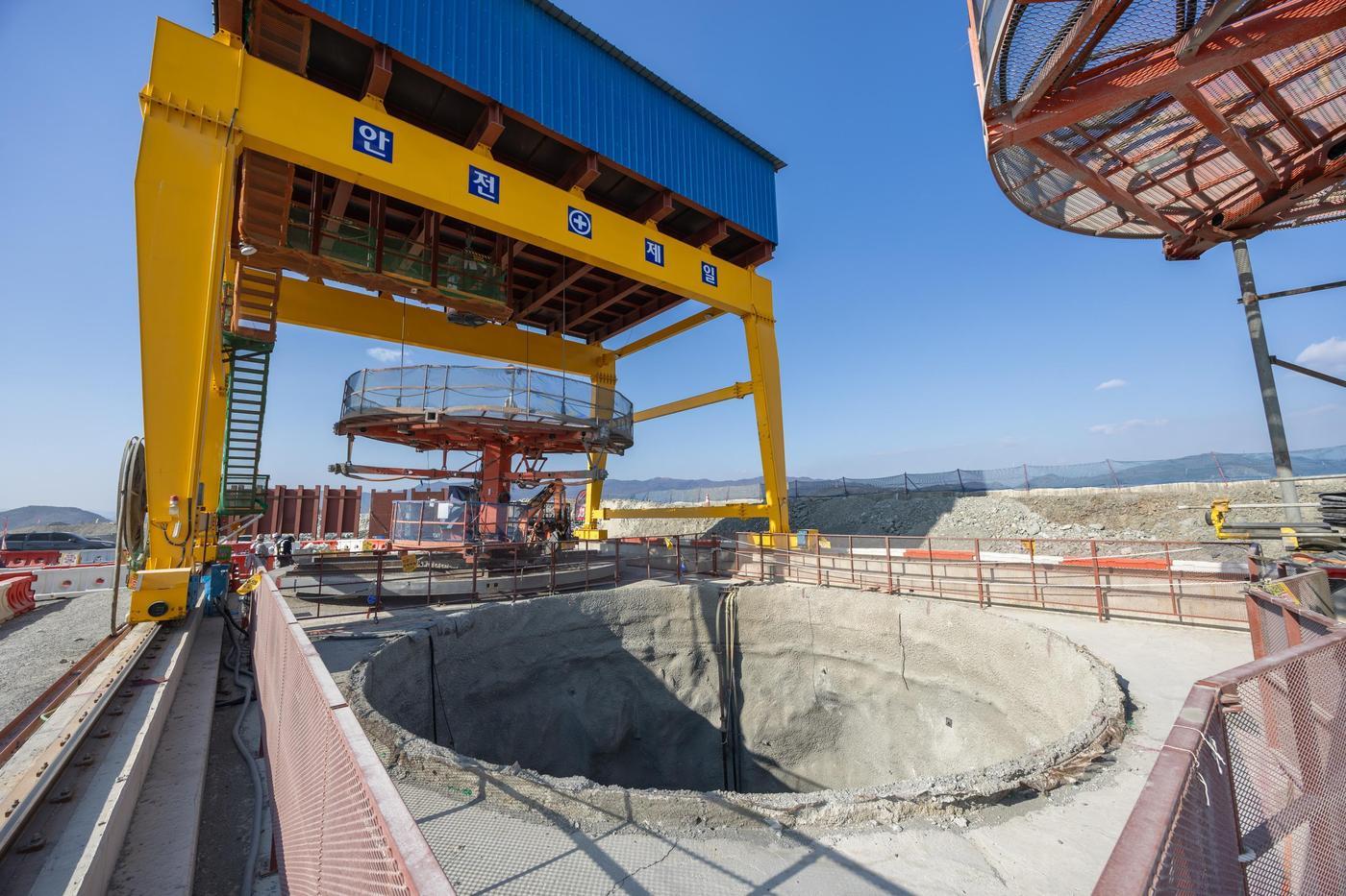 본문 이미지 - RBM 수직터널 굴착이 완료된 모습.(DL이앤씨 제공) / 뉴스1 ⓒ News1