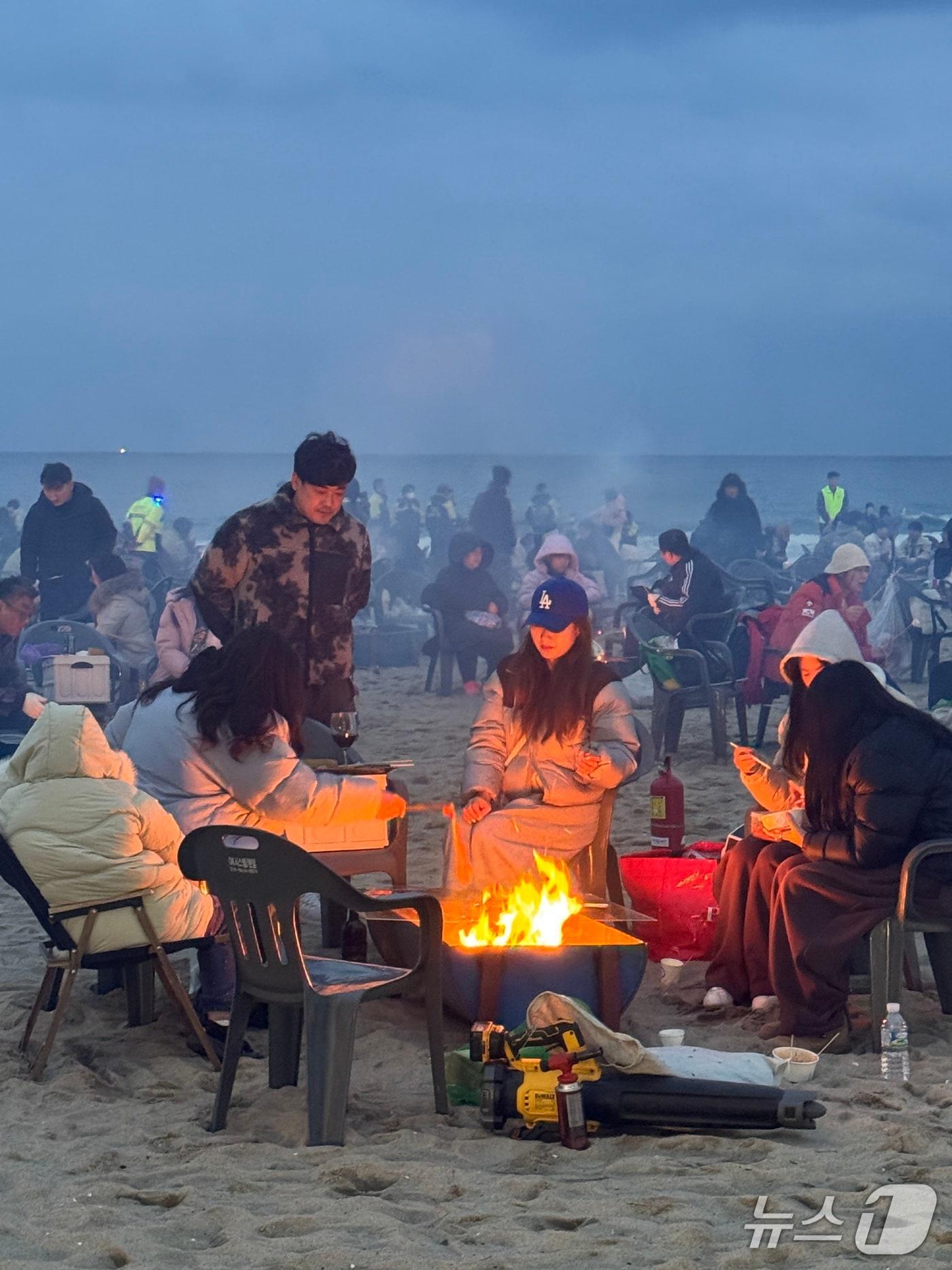 본문 이미지 - 모닥불 체험.(양양문화재단 제공, 재판매 및 DB 금지) 2026.3.3/뉴스1