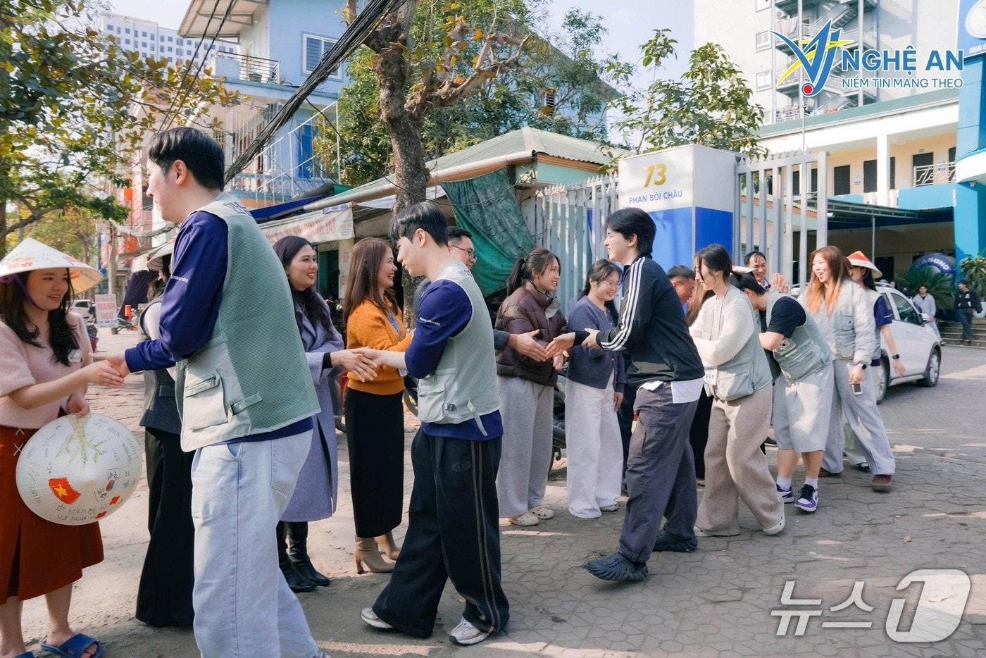 본문 이미지 - 해외봉사활동 모습. (한남대 제공.재판매 및 DB금지)/뉴스1