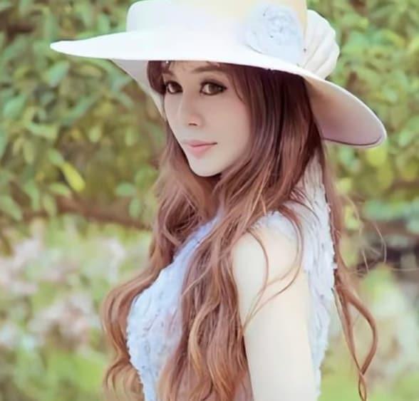 위원훙의 젊을 때 모습