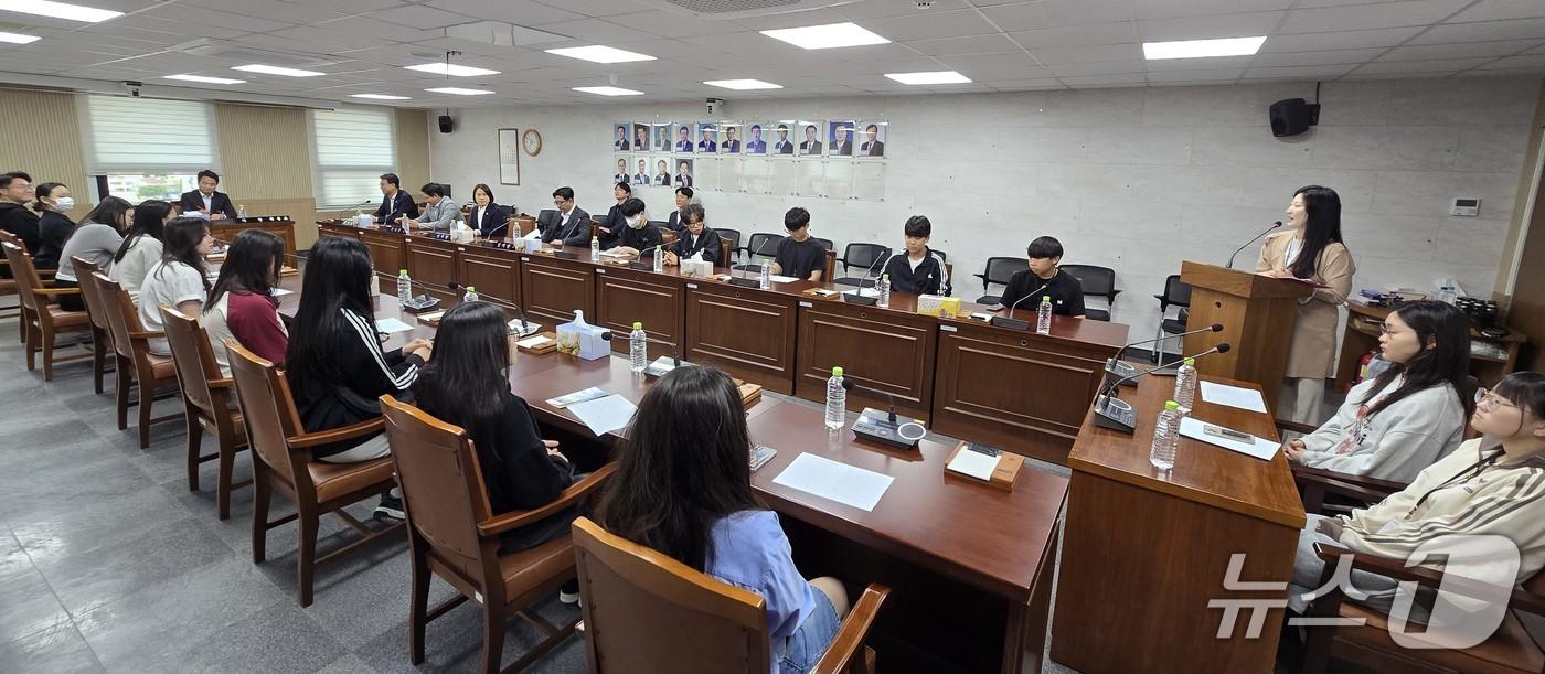 본문 이미지 - 작년 양산시청소년의회 의정 연수 모습.(양산시 제공. 재판매 및 DB금지)