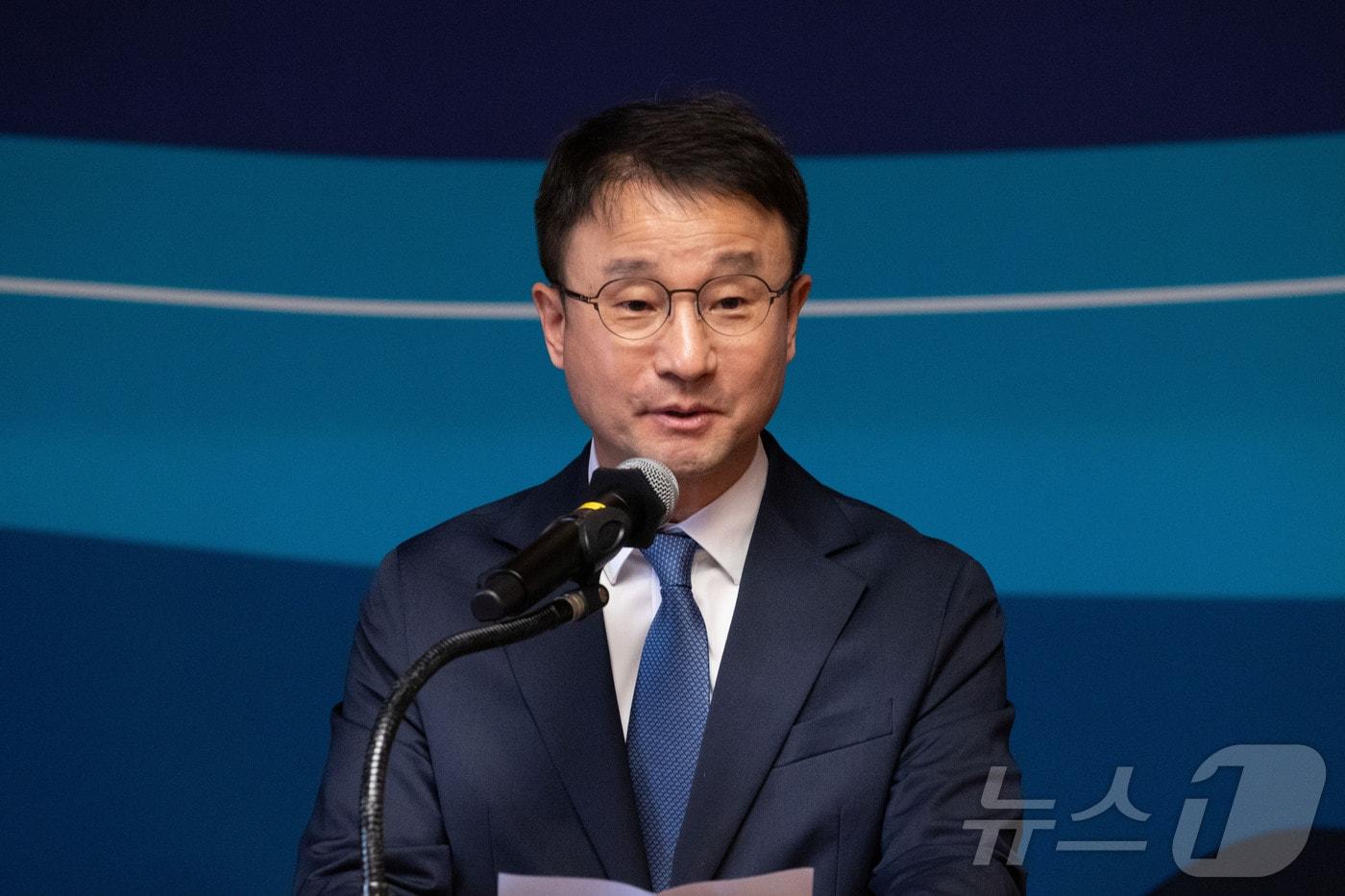 본문 이미지 - 한병도 더불어민주당 원내대표가 30일 오전 서울 여의도 국회 사랑재에서 열린 ‘국회 사회적 대화 결과보고’에서 발언하고 있다. (공동취재) 2026.3.30 ⓒ 뉴스1 박지혜 기자