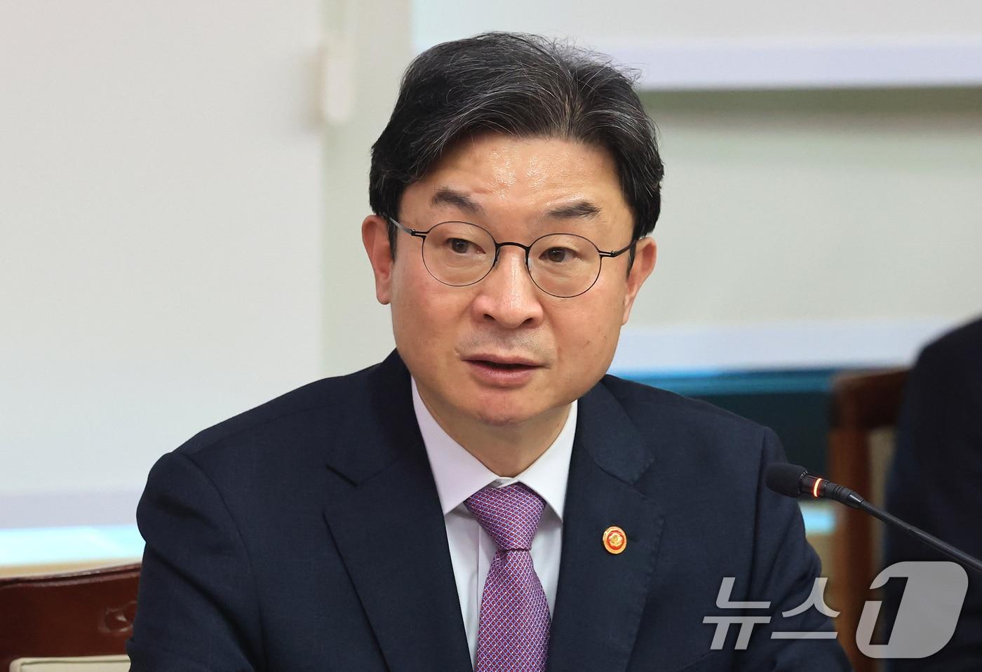 본문 이미지 - 이억원 금융위원장이 30일 서울 종로구 정부서울청사에서 열린 중동상황 관련 금융권 간담회에서 모두발언을 하고 있다. 2026.3.30 ⓒ 뉴스1 임세영 기자