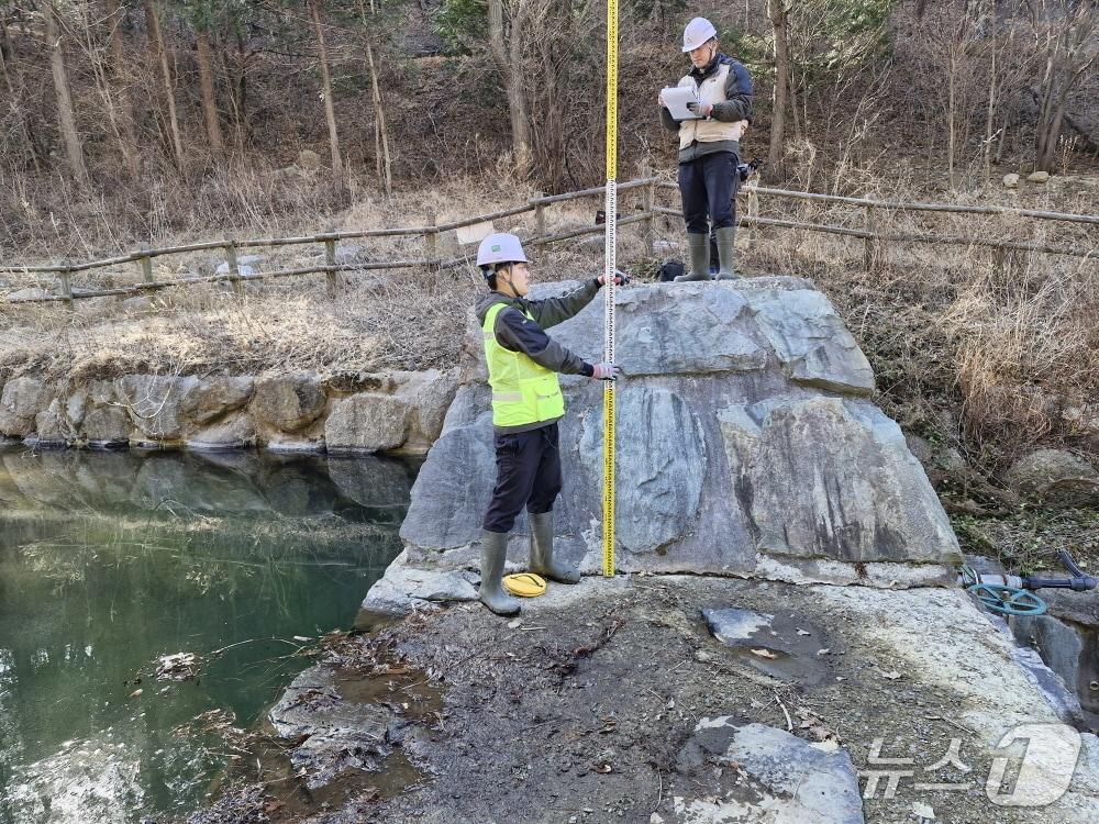 본문 이미지 - 사방댐 외관점검.(동부지방산림청 제공, 재판매 및 DB 금지) 2026.3.30/뉴스1