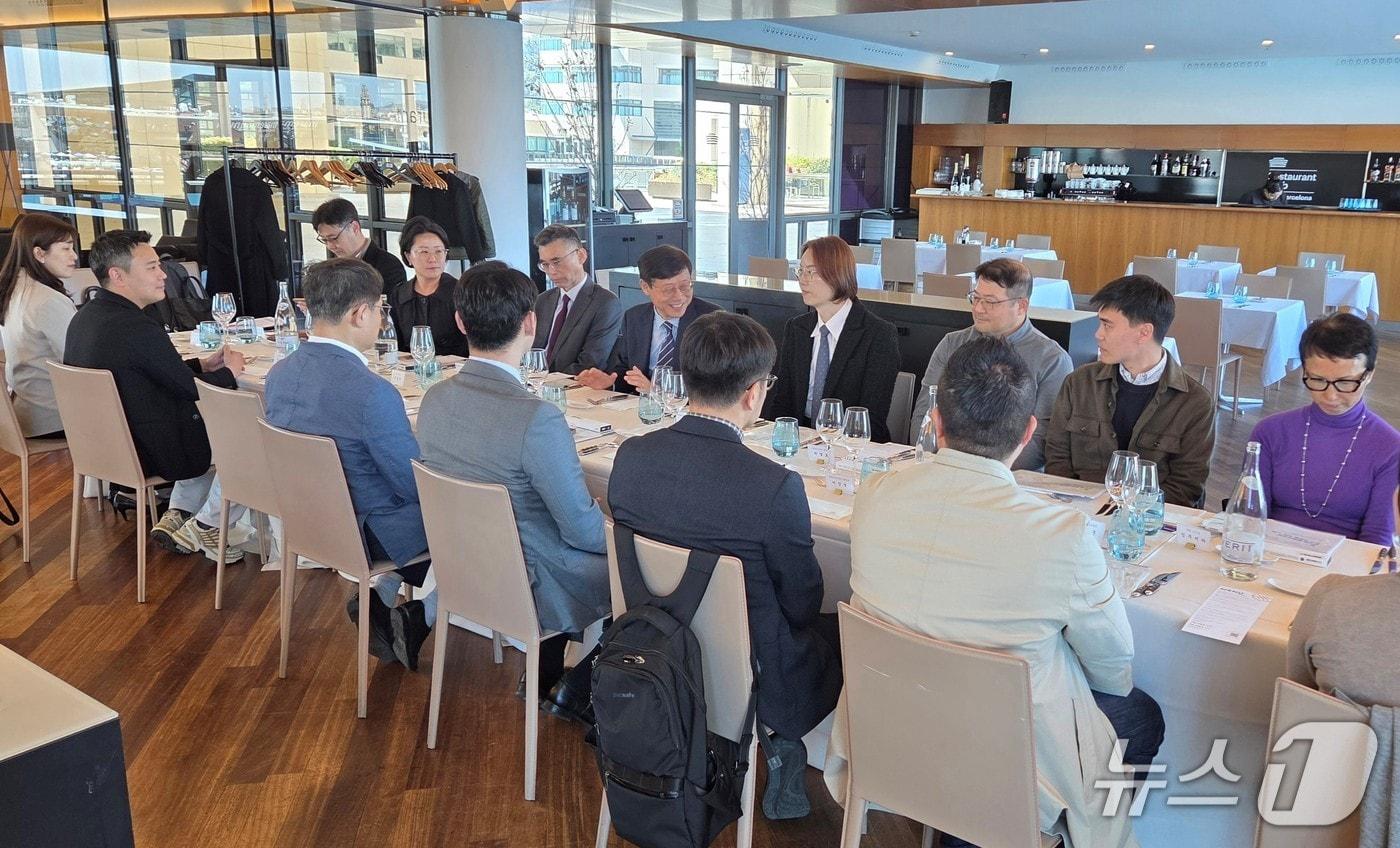 본문 이미지 - 현지시각 기준 지난 27일 열린 유럽 진출 기업 간담회 모습 (BPA 제공. 재판매 및 DB금지)